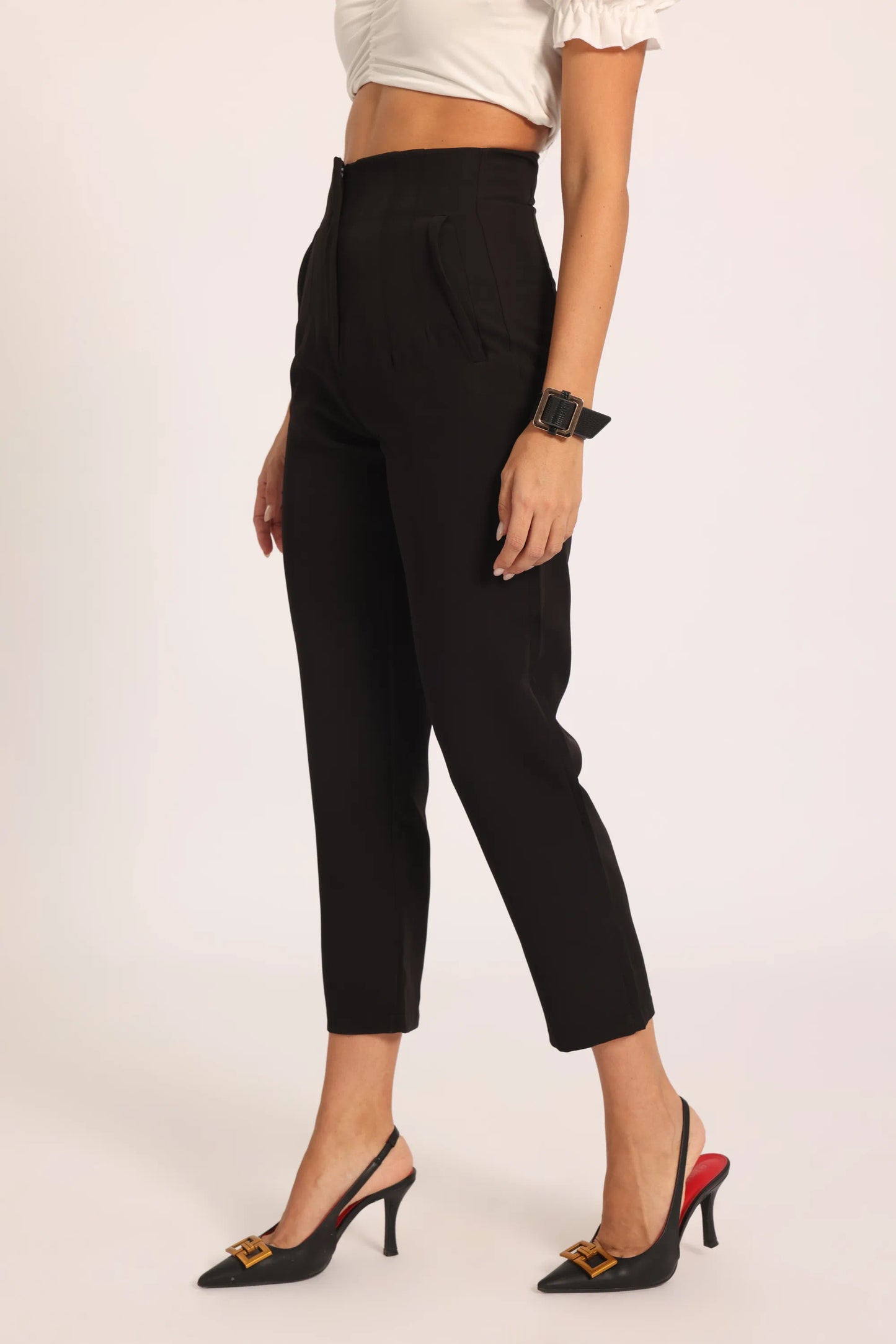 High-Waist Pleated Ankle Trousers - Black