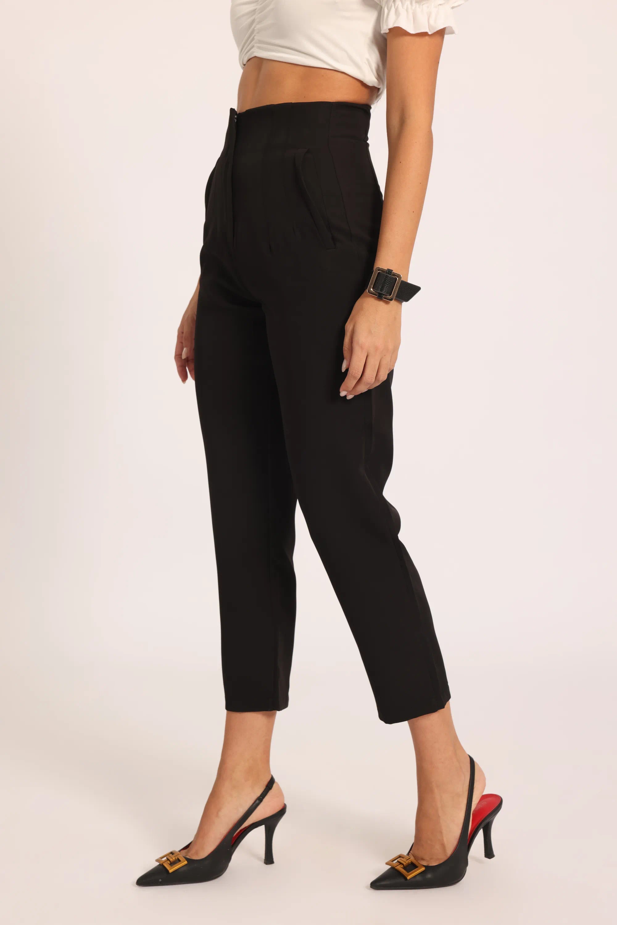 High-Waist Pleated Ankle Trousers - Black