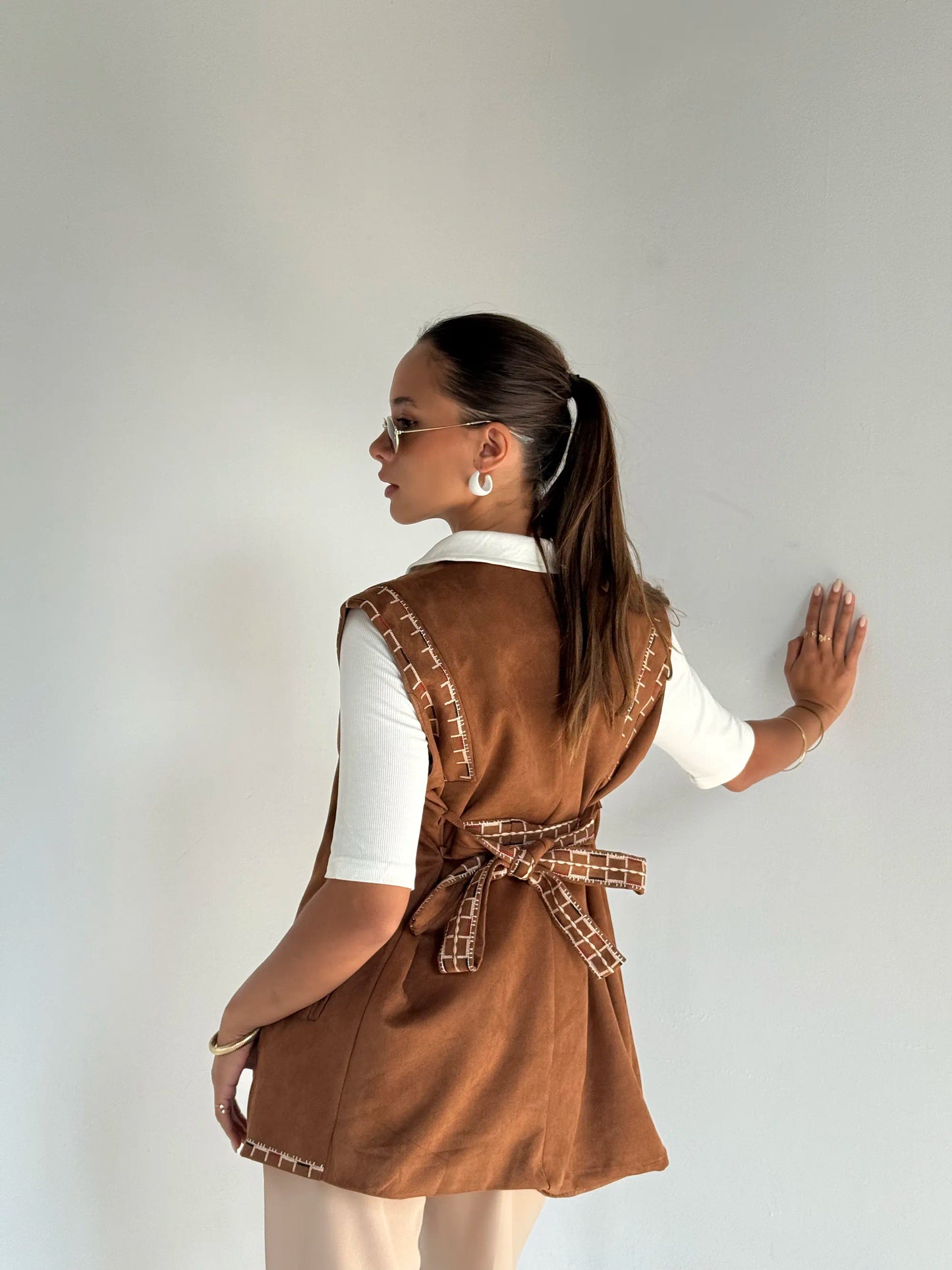 Effect Sleeveless Vest -Brown